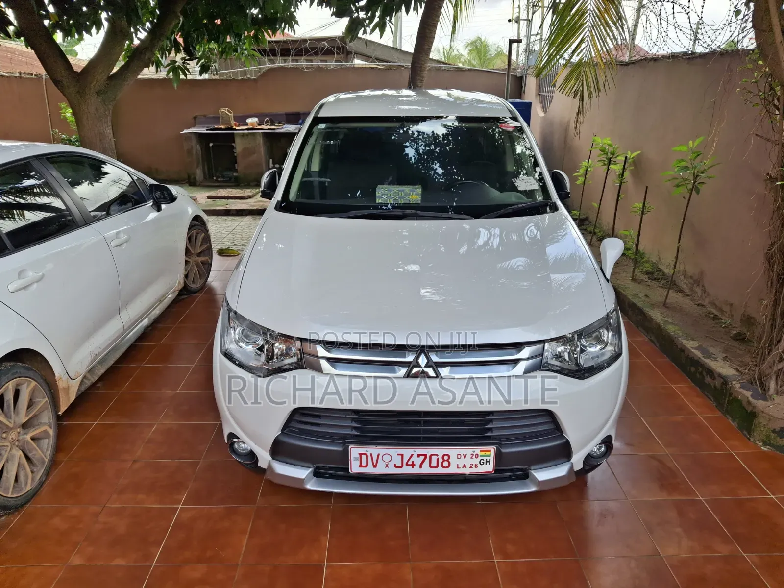 Mitsubishi Outlander SE 4dr SUV AWD (2.4L 4cyl CVT) 2015 Pearl