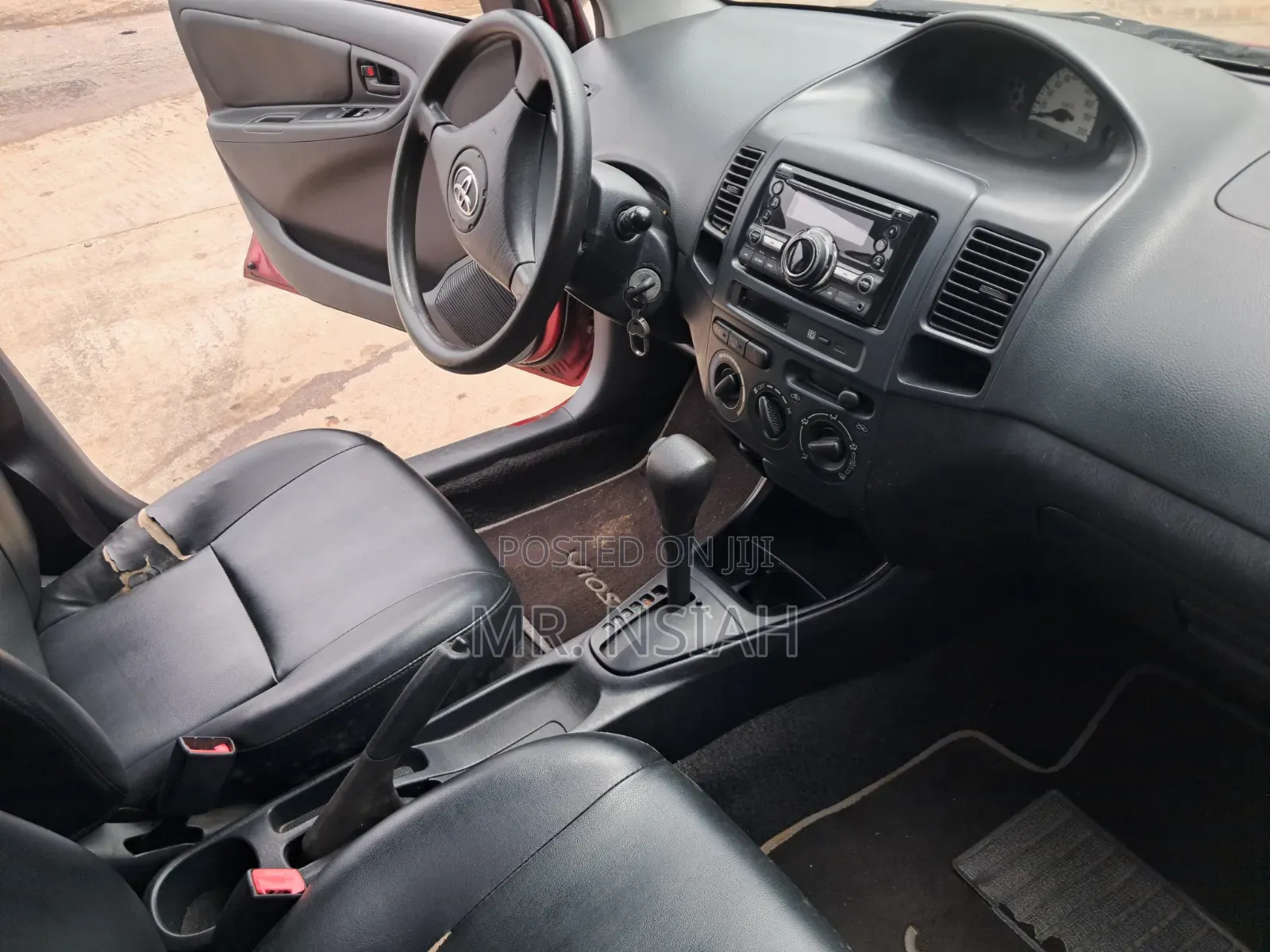 Toyota Vios 2010 Red