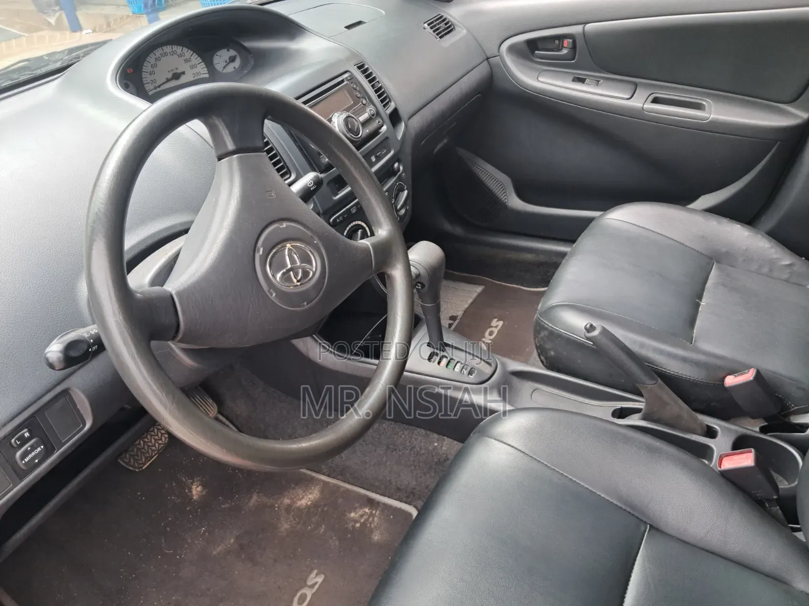 Toyota Vios 2010 Red
