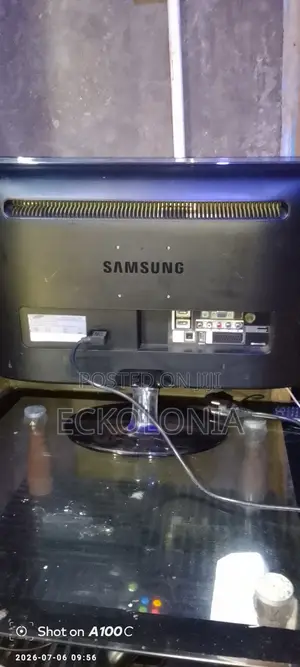 Original Samsung 24"