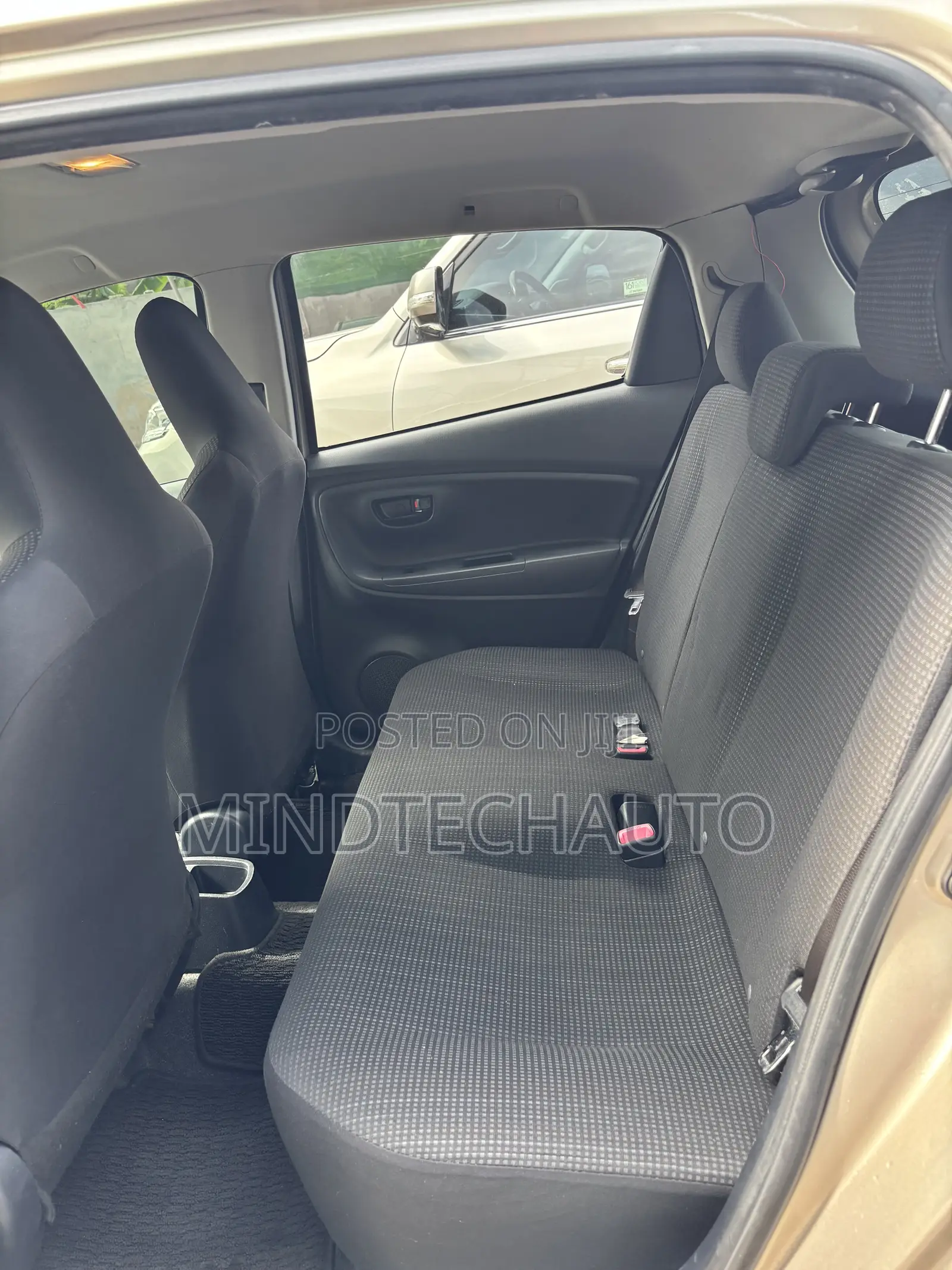 Toyota Vitz 1.5 FWD 3dr 2016 Beige