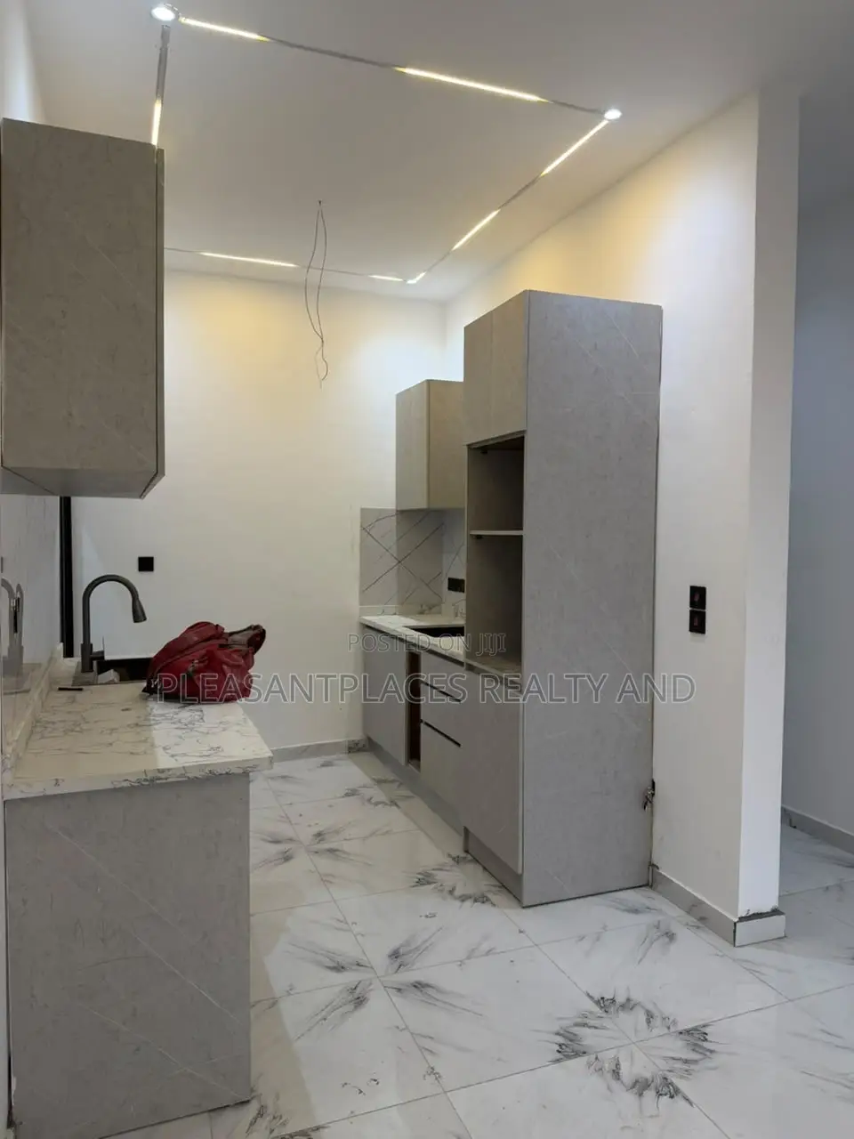 3bdrm House in Pleasantplaces And, East Legon for sale