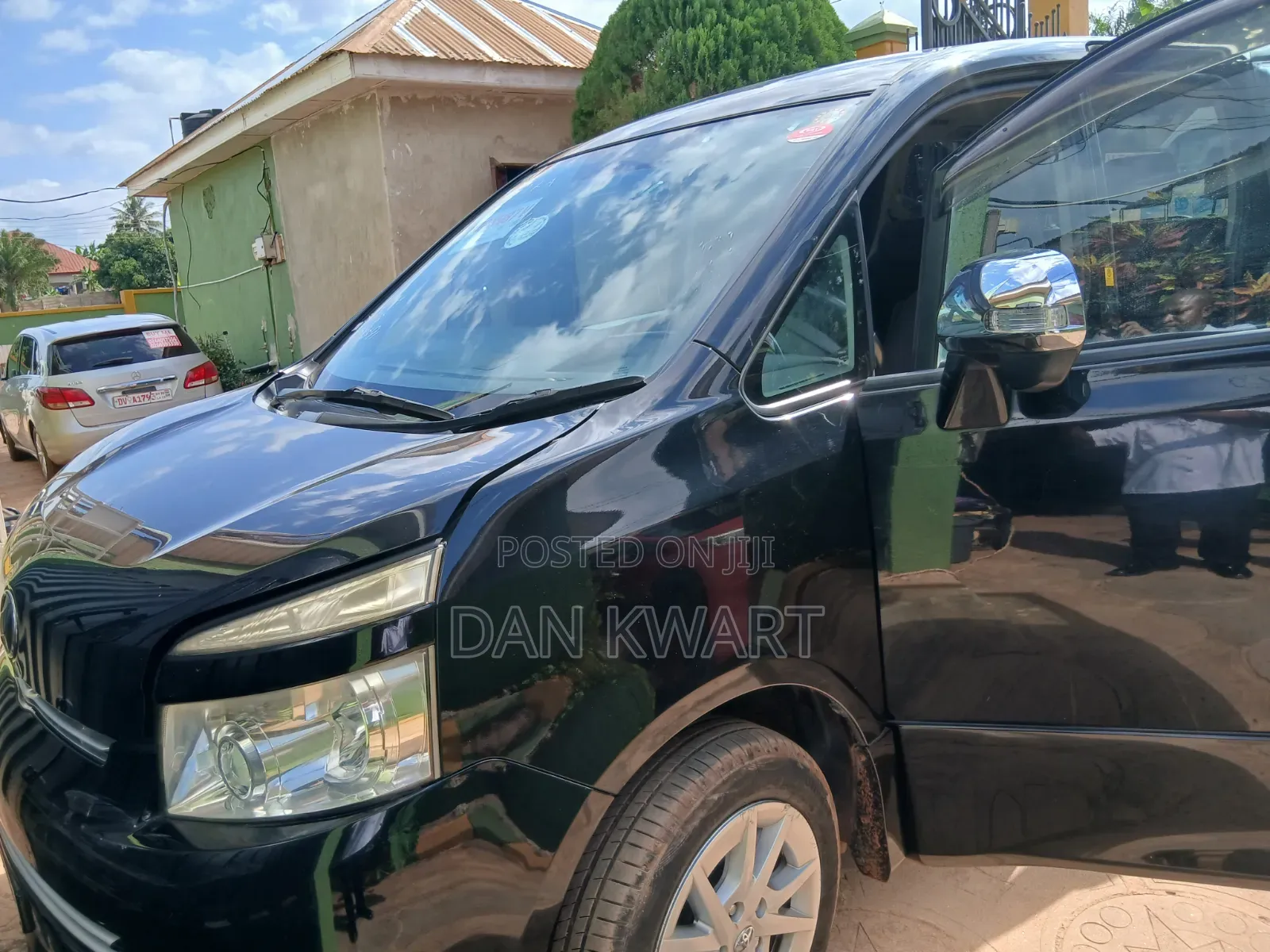 Toyota Voxy 2010 Black