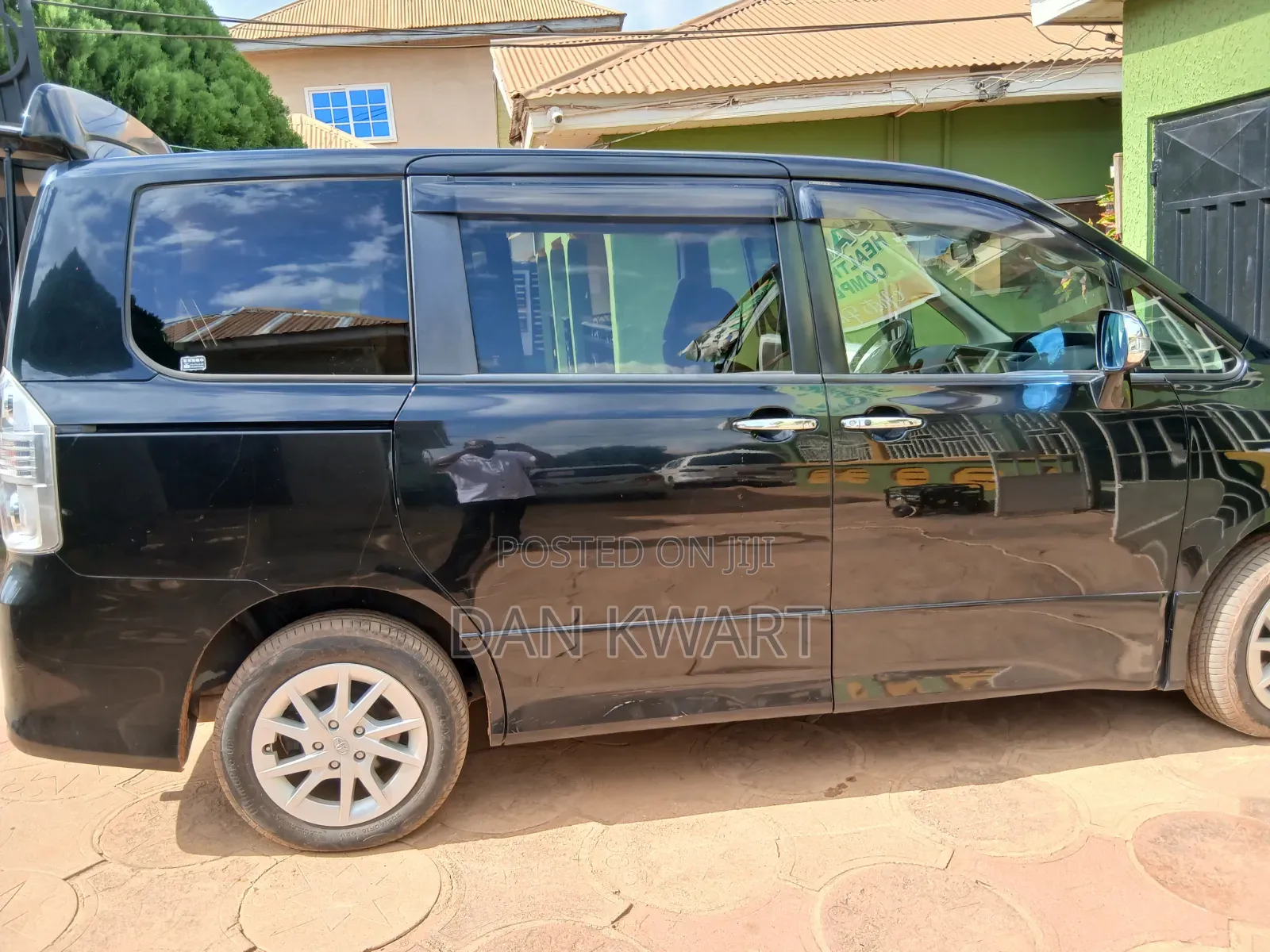Toyota Voxy 2010 Black
