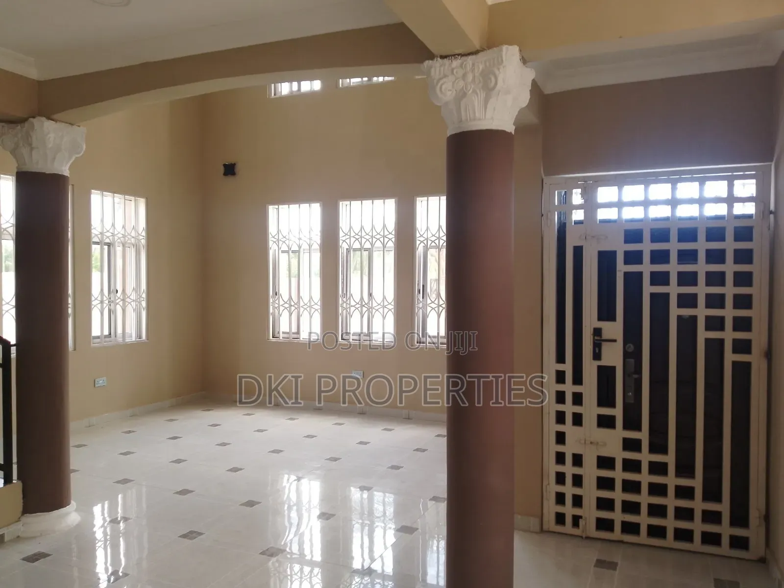 3bdrm House in Dki Properties, Valley View Area for rent