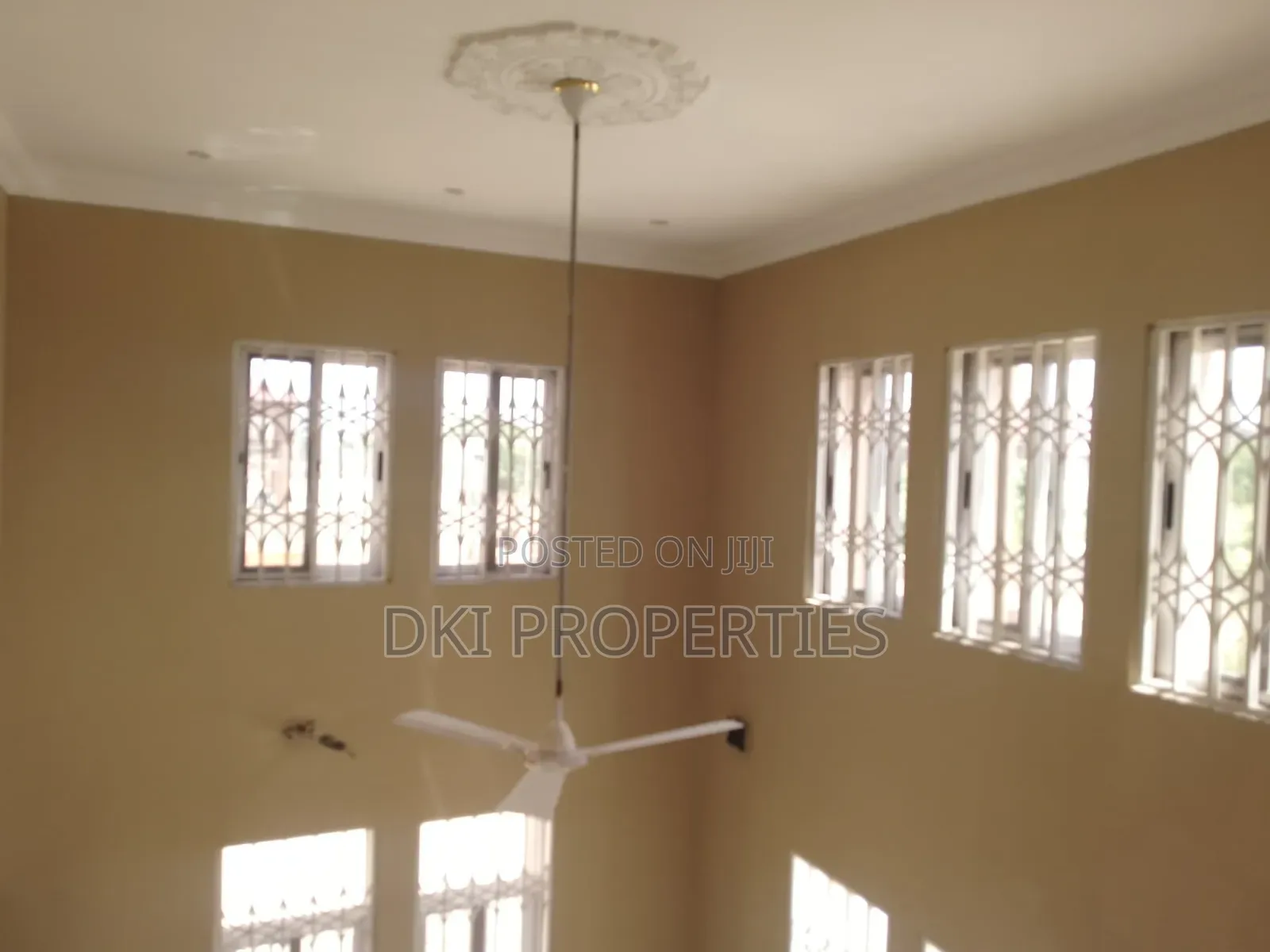 3bdrm House in Dki Properties, Valley View Area for rent