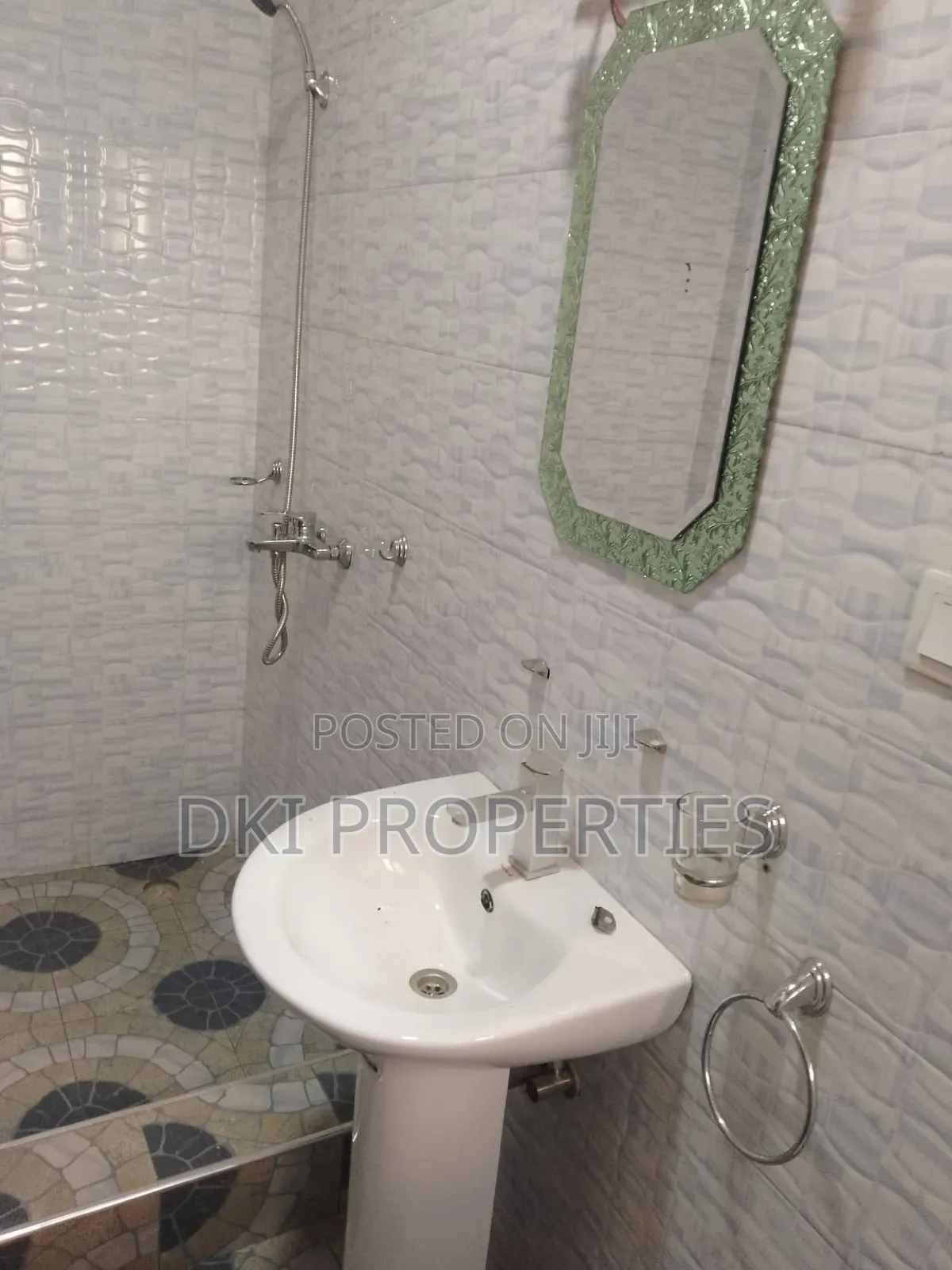 3bdrm House in Dki Properties, Valley View Area for rent