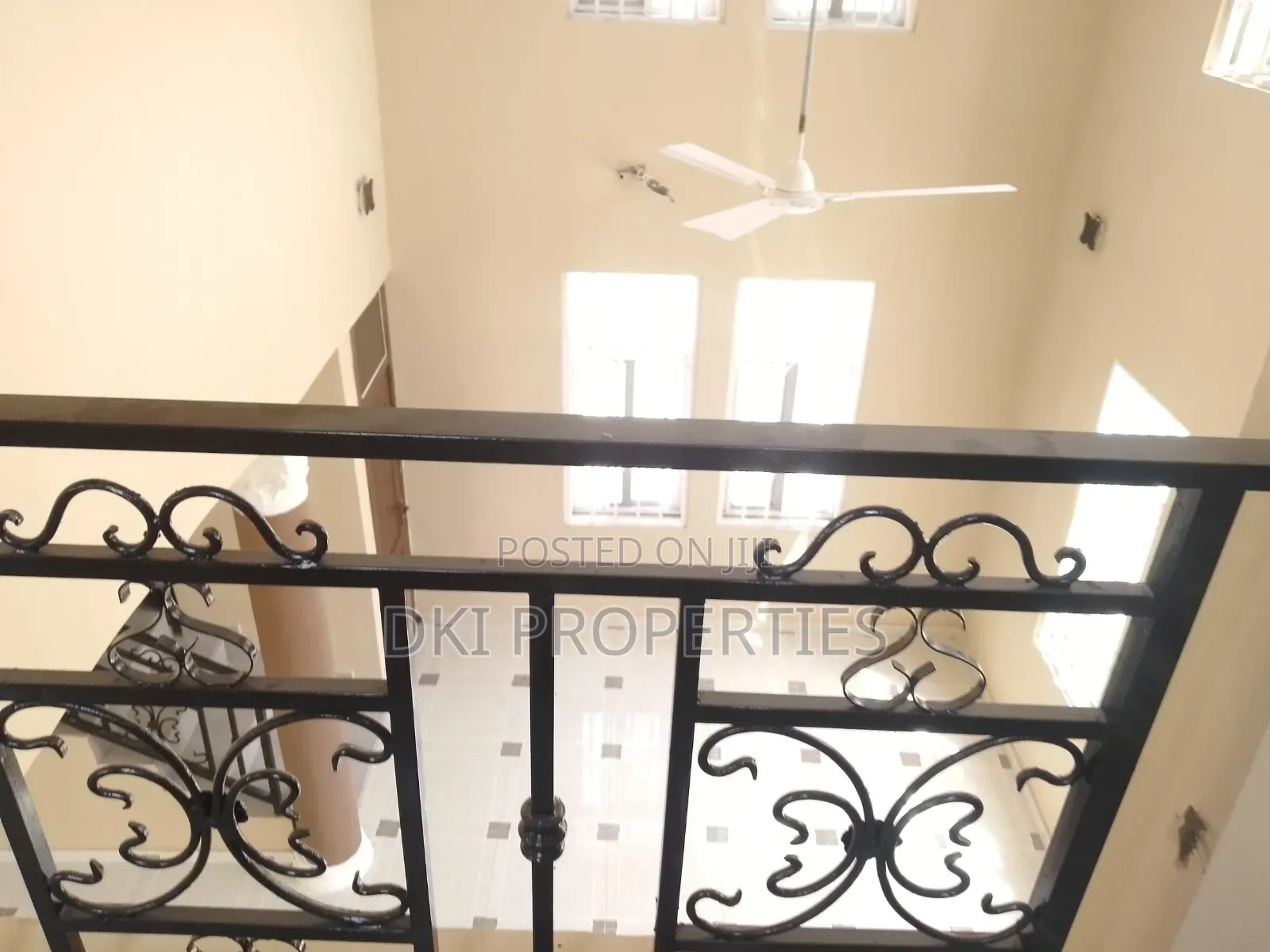 3bdrm House in Dki Properties, Valley View Area for rent