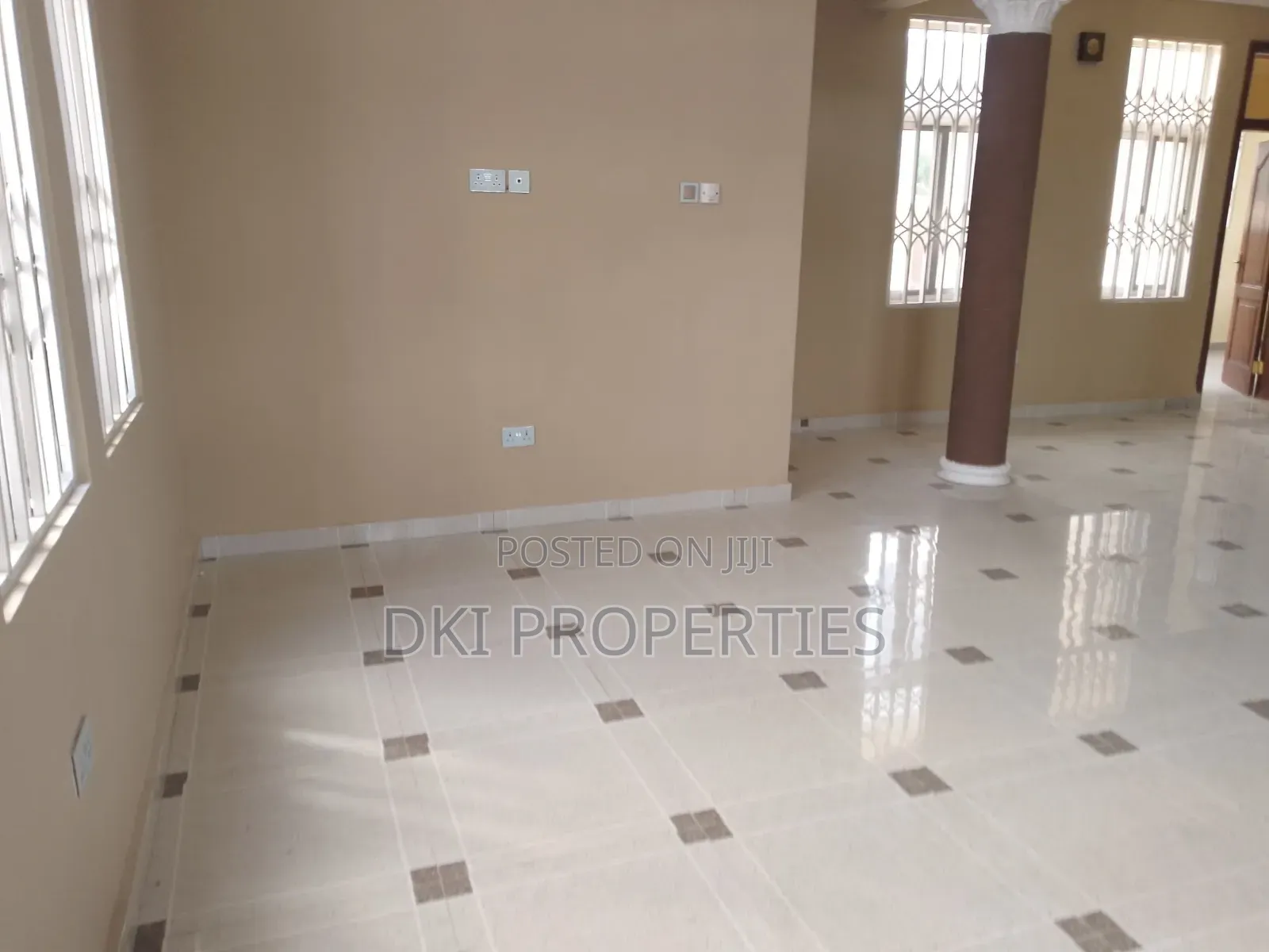 3bdrm House in Dki Properties, Valley View Area for rent