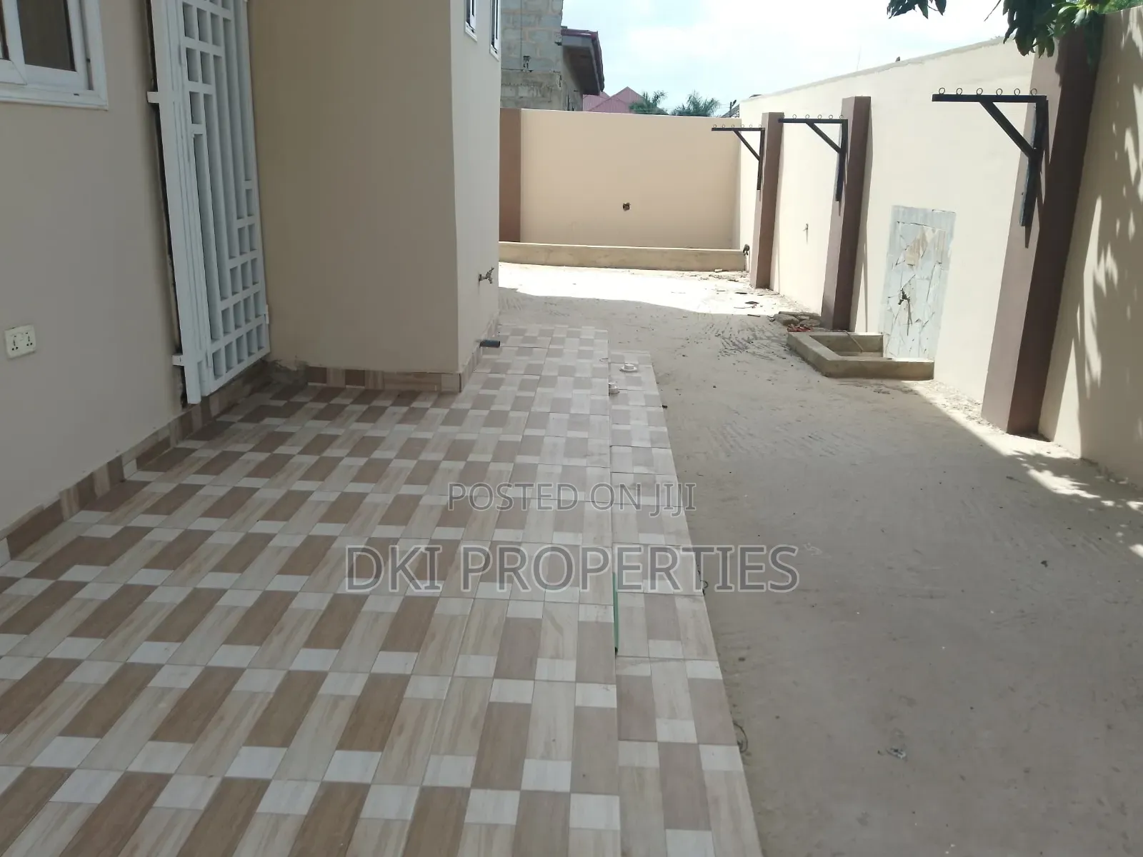 3bdrm House in Dki Properties, Valley View Area for rent