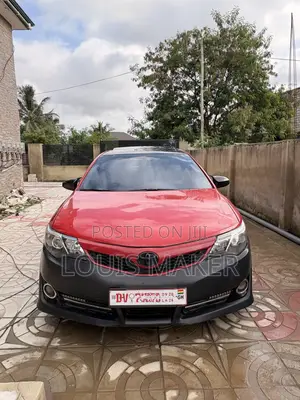 Toyota Camry SE 4dr Sedan (2.5L 4cyl 6A) 2012 Silver