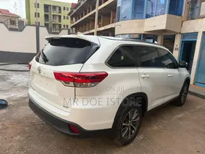 Toyota Highlander XLE 2019 White