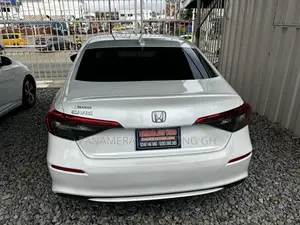 Honda Civic EX-L 2022 White