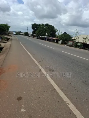 Main Road One Plot of Land for Sale in Sokoban to Tred