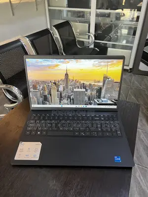 Laptop Dell Inspiron 15 16GB Intel Core i5 SSD 1T