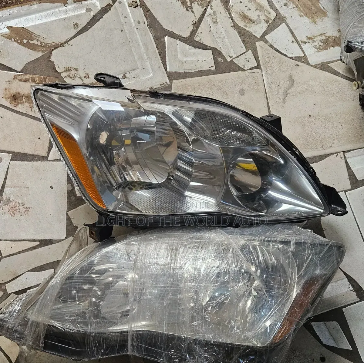 Toyota Avalon Headlight 2007 Available