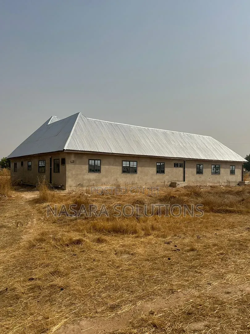 7bdrm House in Nyeshie, Tamale Municipal for sale
