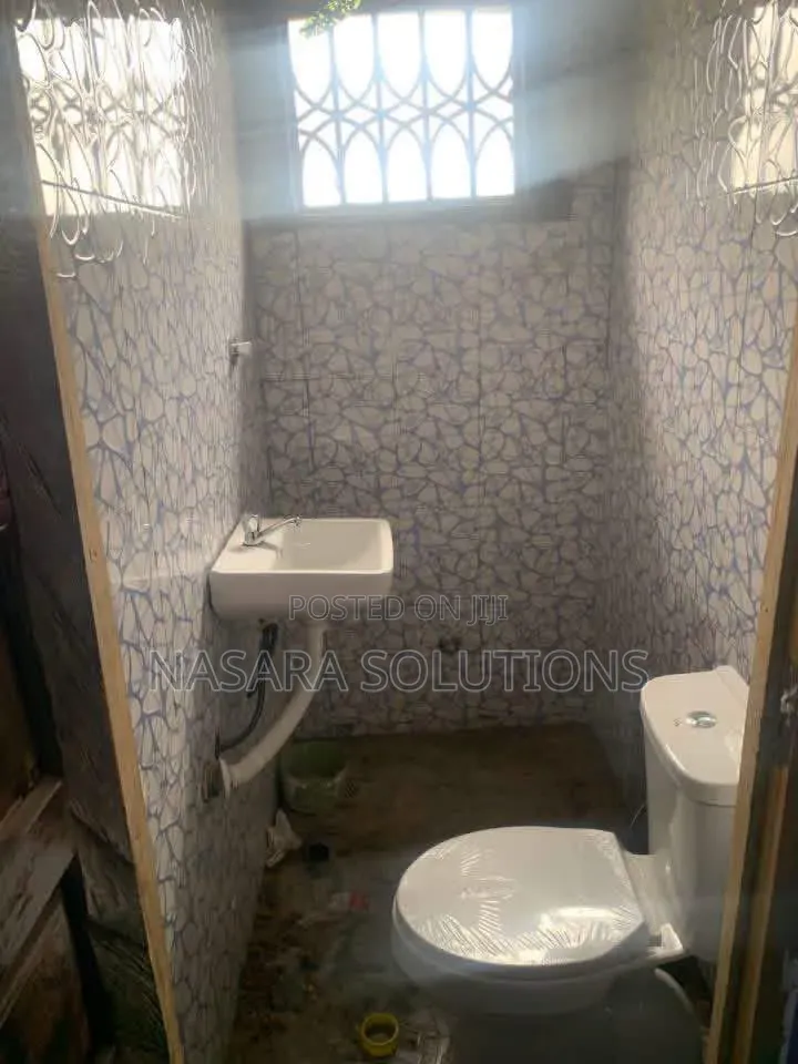 7bdrm House in Nyeshie, Tamale Municipal for sale