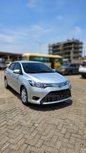 Toyota Yaris 2018 Gray
