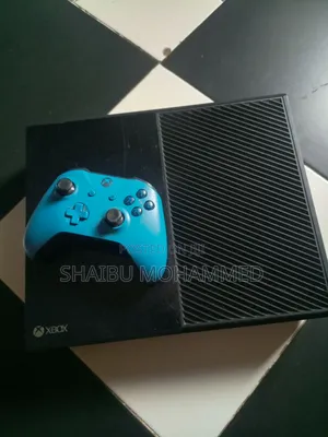 Xbox One (Fc26 and 4 Games)