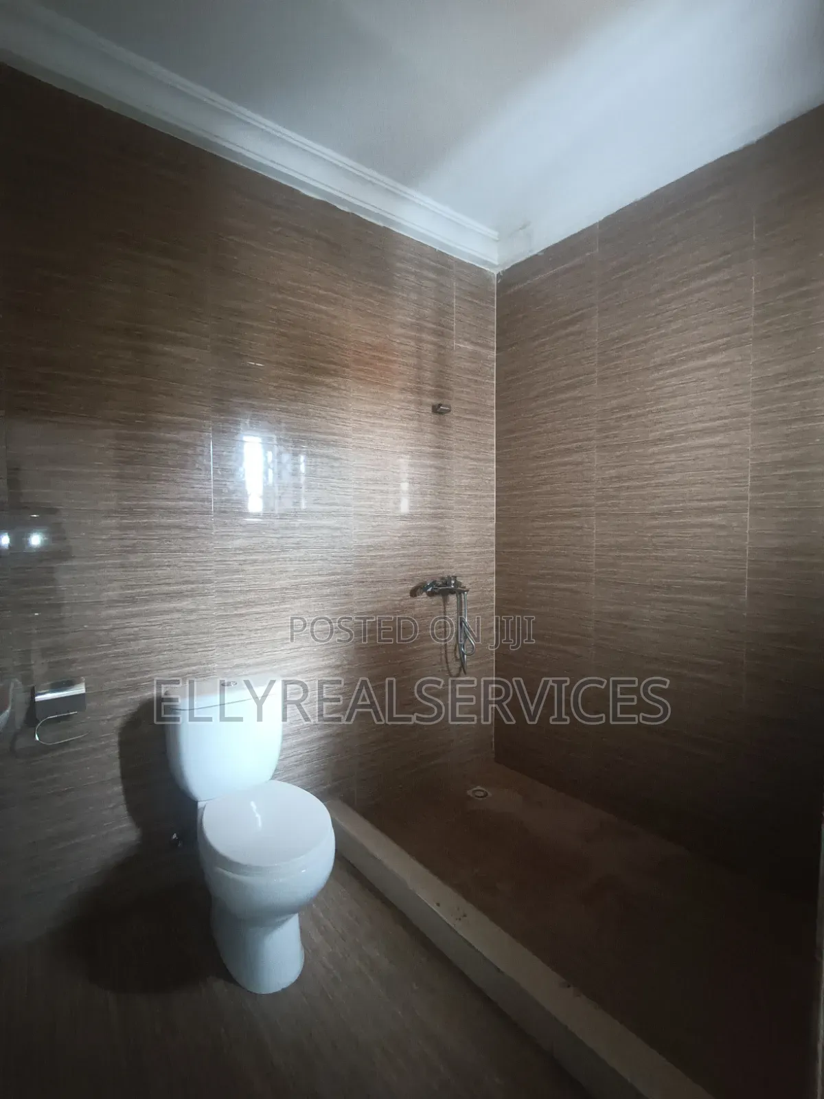 3bdrm Apartment in Ellyrealservices, Owusu Ansah for rent