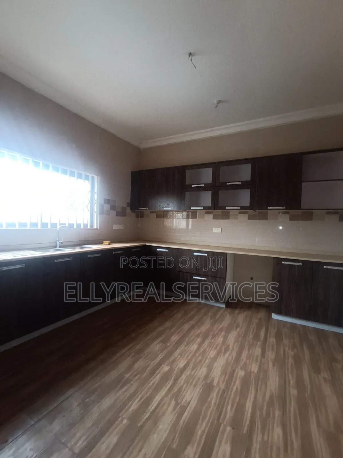 3bdrm Apartment in Ellyrealservices, Owusu Ansah for rent
