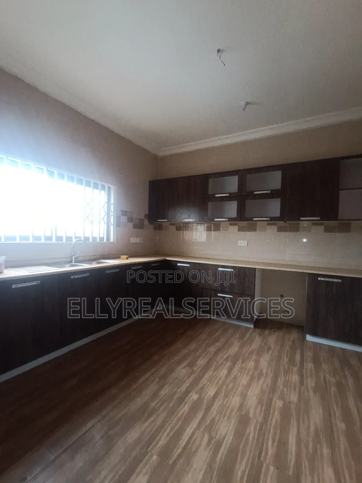 3bdrm Apartment in Ellyrealservices, Owusu Ansah for rent