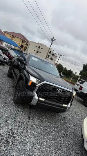 Toyota Tundra 2024 Black