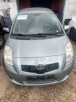 Toyota Yaris 1.5 Liftback 2009 Gray