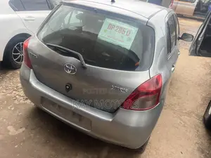 Toyota Yaris 1.5 Liftback 2009 Gray