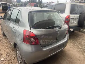 Toyota Yaris 1.5 Liftback 2009 Gray