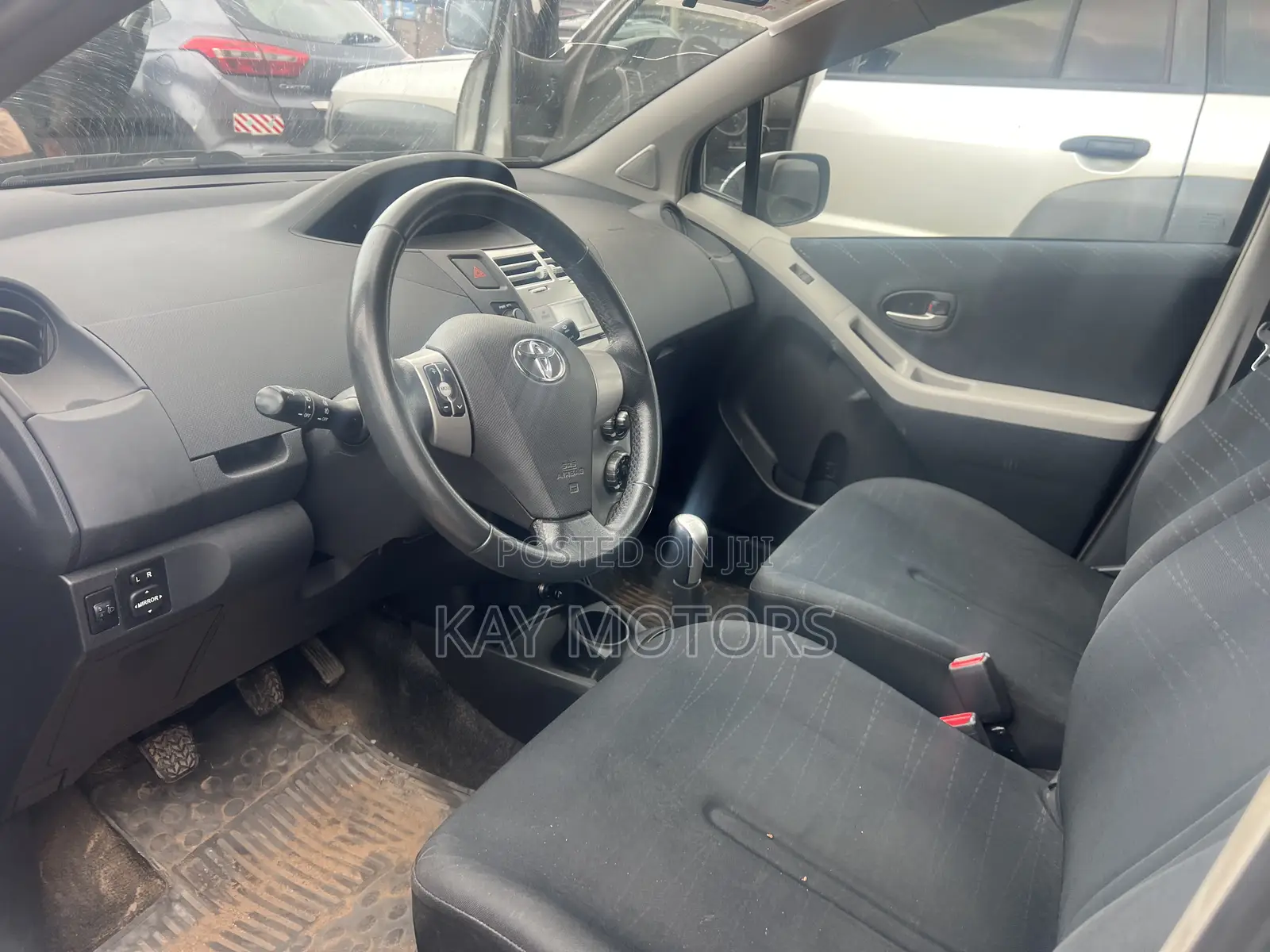 Toyota Yaris 1.5 Liftback 2009 Gray