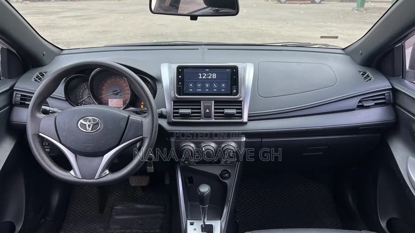 Toyota Yaris 2018 White