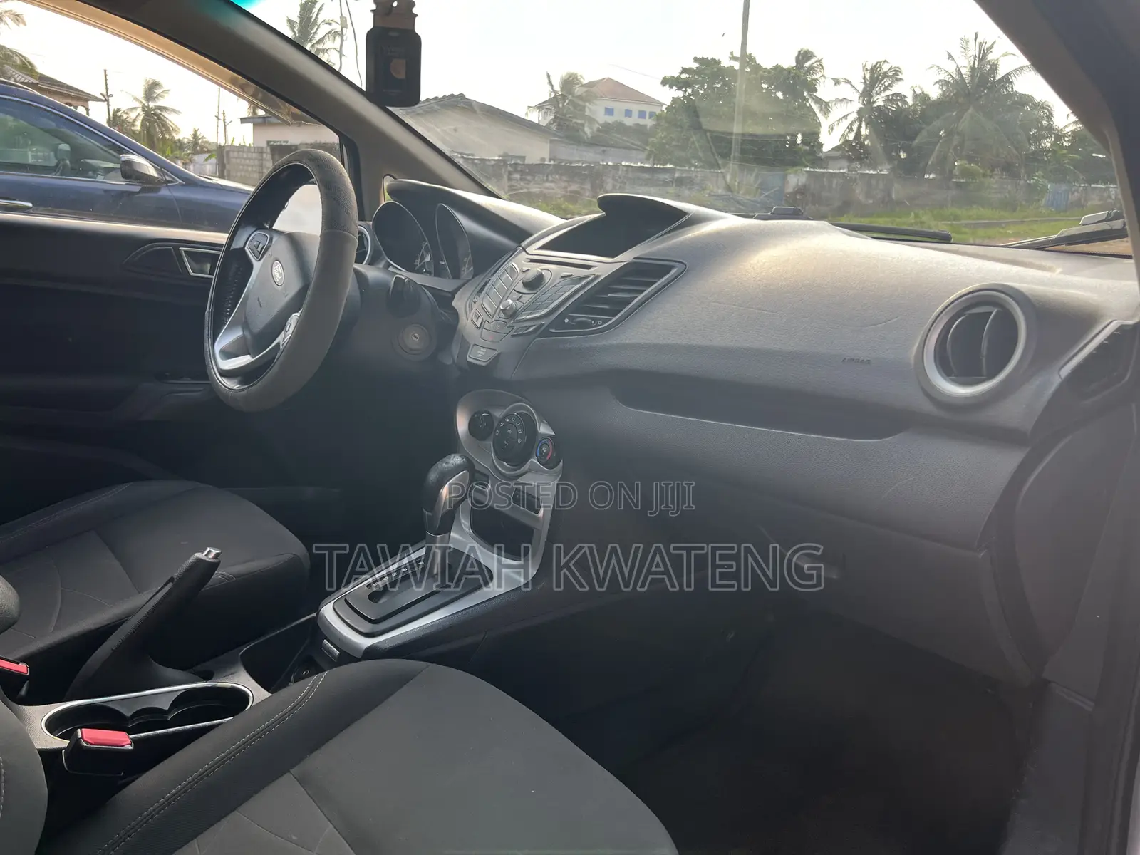 Ford Fiesta SE 4dr Hatchback (1.6L 4cyl 5M) 2014 Silver