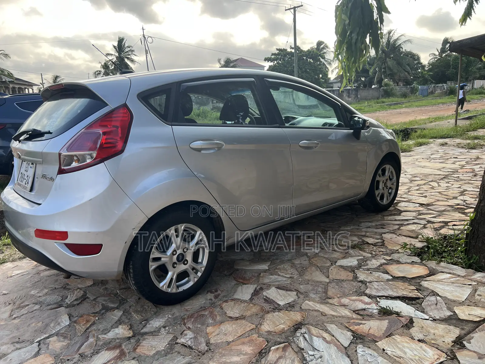 Ford Fiesta SE 4dr Hatchback (1.6L 4cyl 5M) 2014 Silver