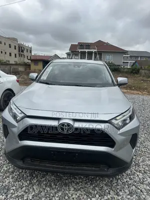 Toyota RAV4 2024 Silver