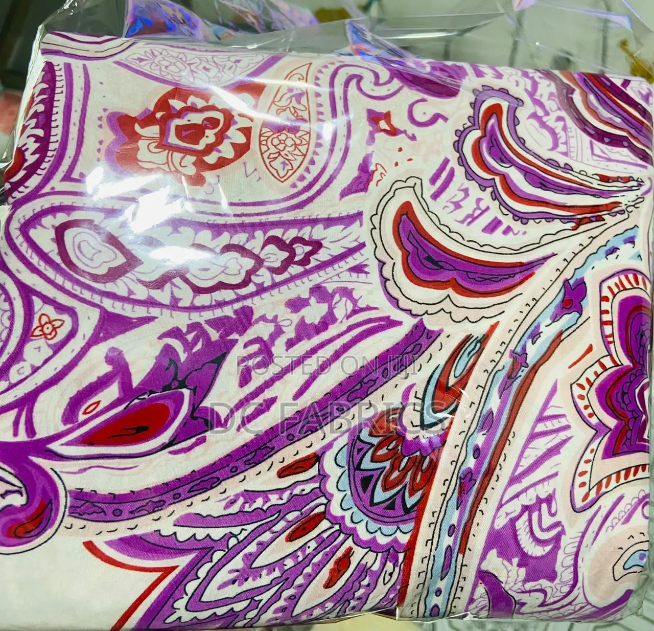 🔥Vintage Crepe Fabric – GH₵30 Per Yard🔥