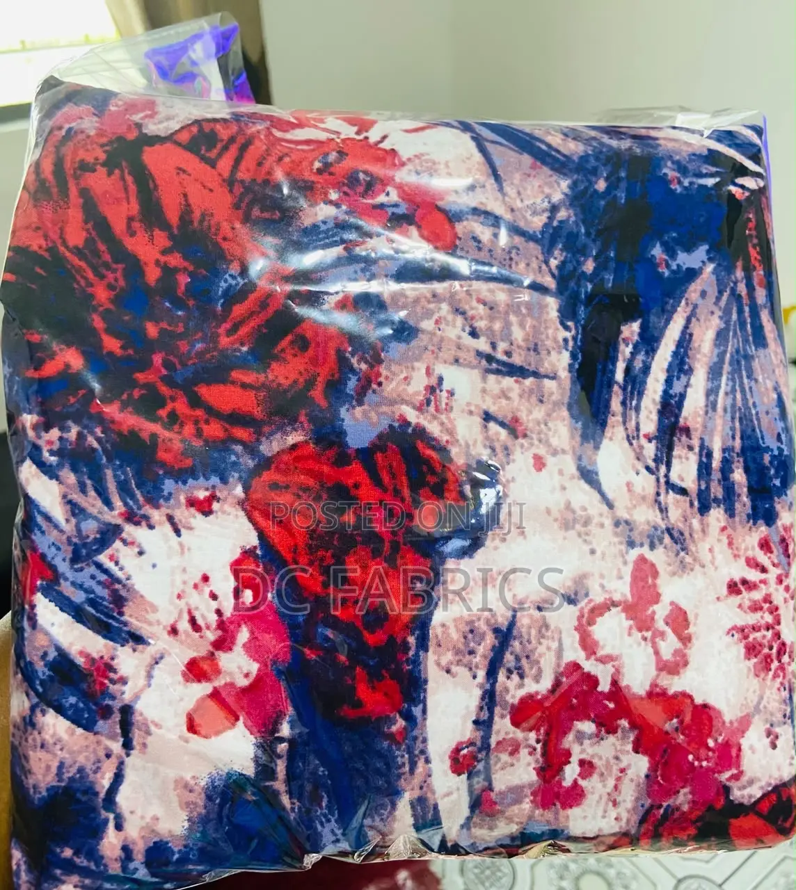 🔥Vintage Crepe Fabric – GH₵30 Per Yard🔥