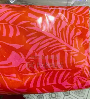 🔥Vintage Crepe Fabric – GH₵30 Per Yard🔥