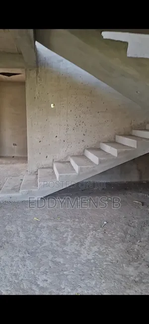 4bdrm Duplex in Kumasi Metropolitan for sale