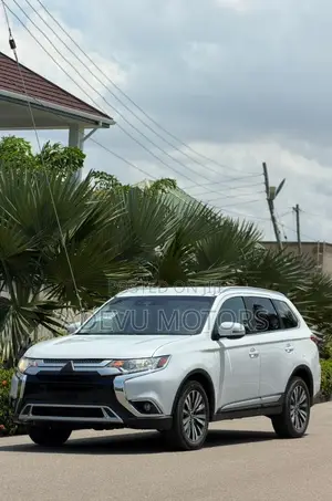 Mitsubishi Outlander LE S-AWC 2020 White