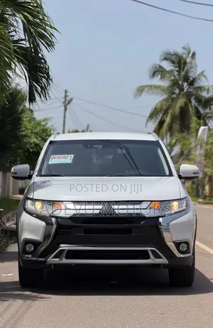 Mitsubishi Outlander LE S-AWC 2020 White
