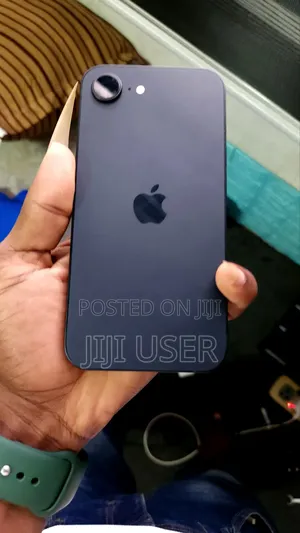 Apple iPhone 16e 128 GB Black