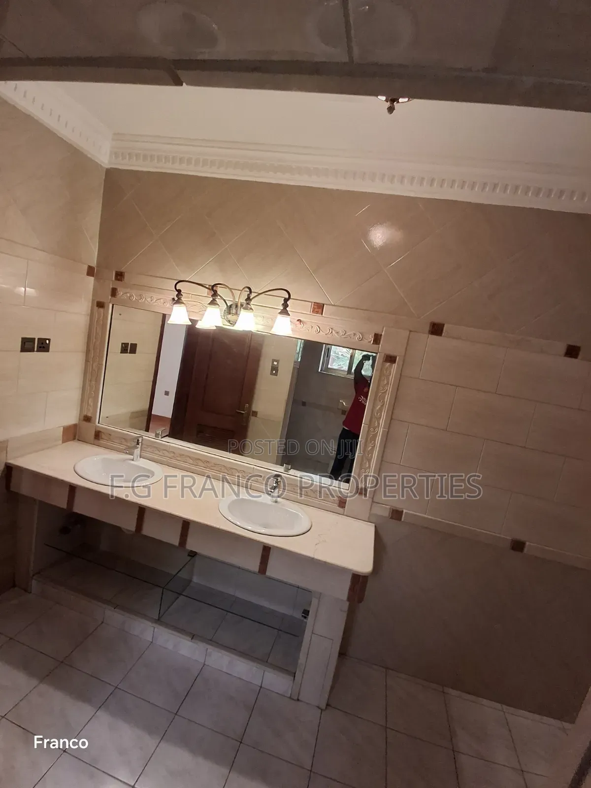 6bdrm House in Kg, Franco, Regimanuel Gray Estates for sale