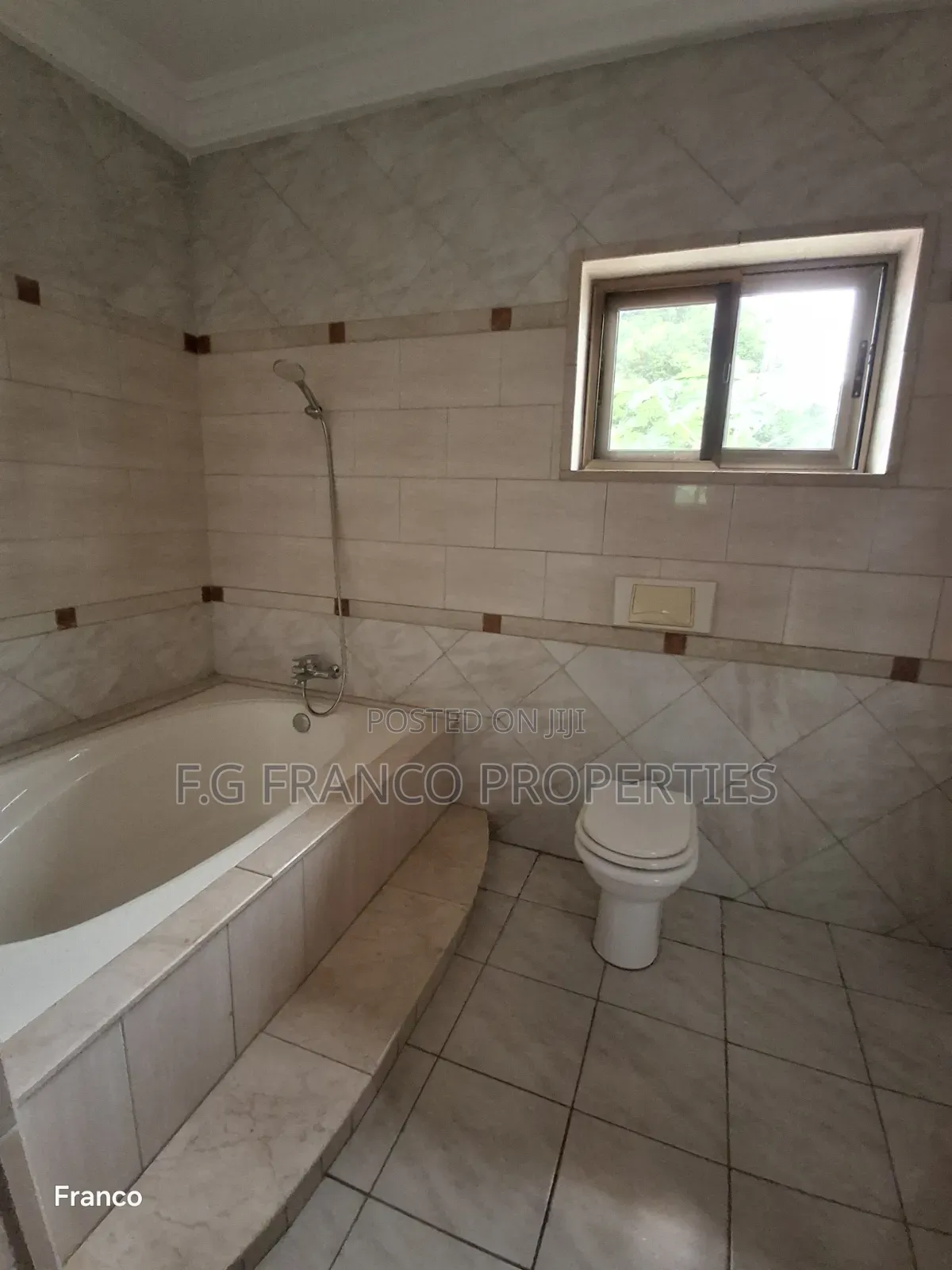 6bdrm House in Kg, Franco, Regimanuel Gray Estates for sale