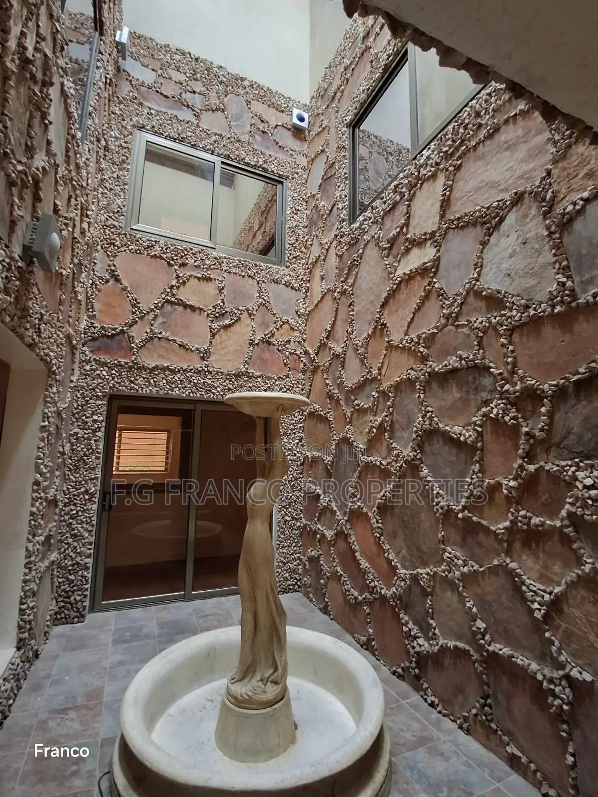 6bdrm House in Kg, Franco, Regimanuel Gray Estates for sale