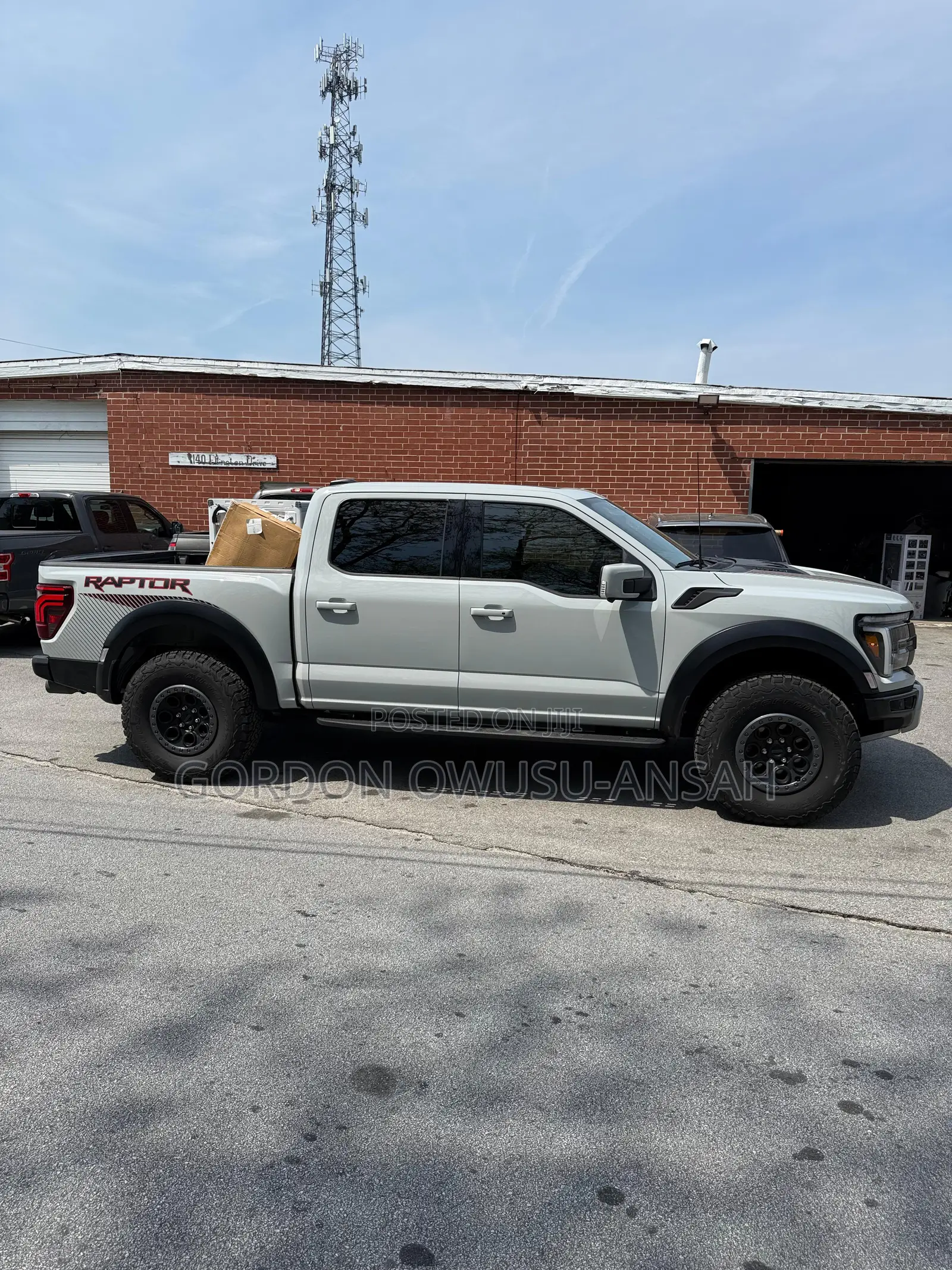 Ford F-150 Raptor 2024 Gray