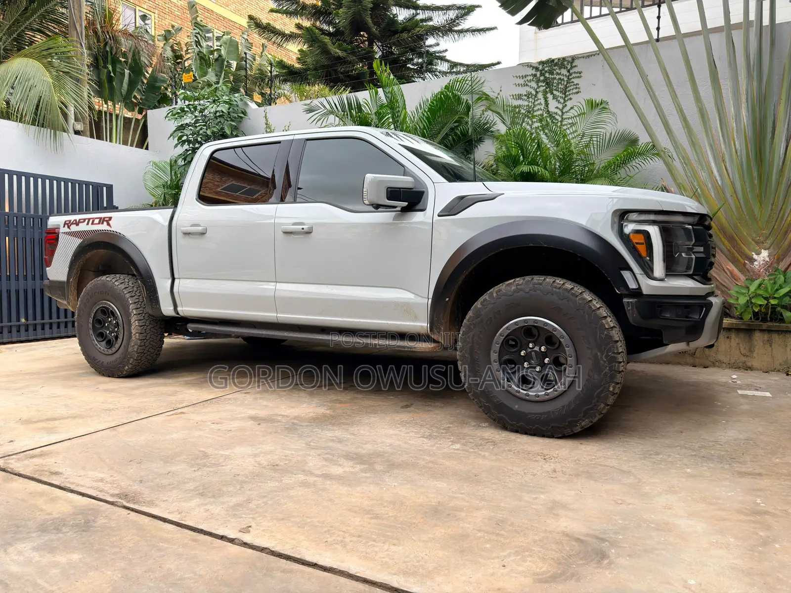 Ford F-150 Raptor 2024 Gray