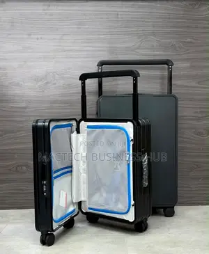 Modern Hard‐Shell Suitcase Set (20′′ + 24′′)
