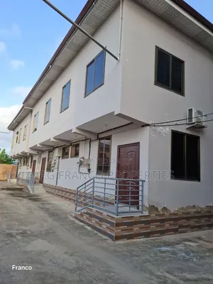 Furnished 3bdrm Apartment in Kg Franco Properties, Baatsona Total